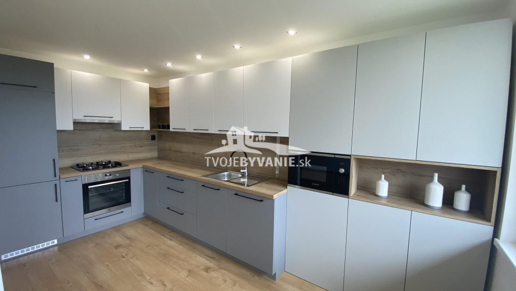 REZERVOVANÝ Elegantný 3-izb. byt  na ul. Turgenevova so 6m2 loggiou