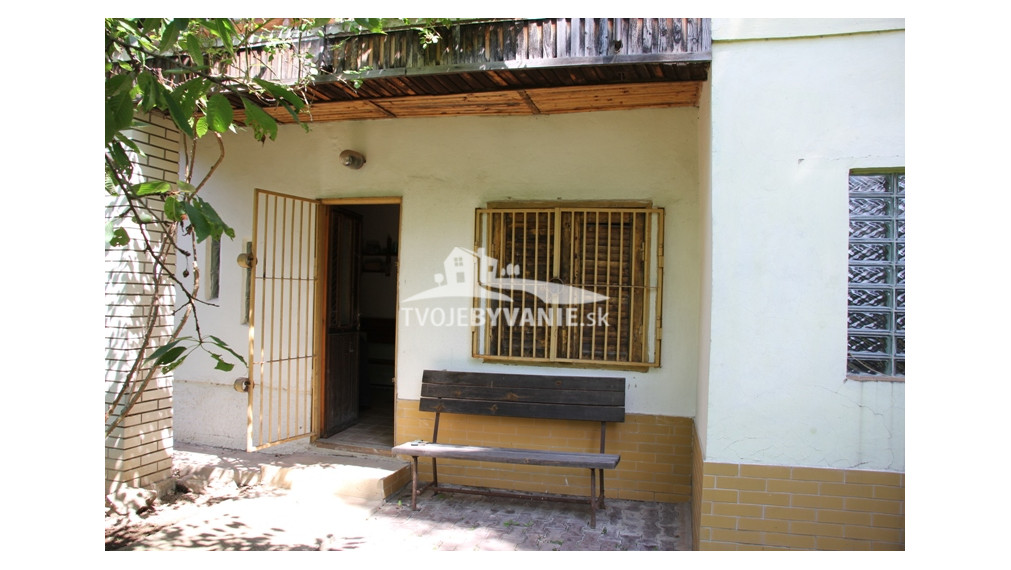 Murovaná chata v záhradkárskej lokalite v Košiciach