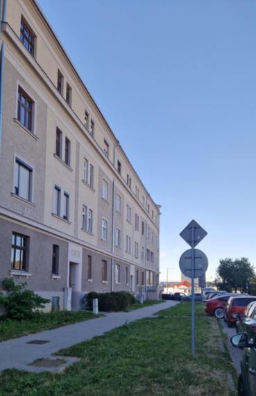 TOP cena - 3-izbový byt na Krivej v centre mesta