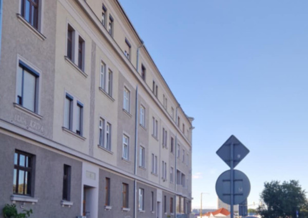 TOP cena - 3-izbový byt na Krivej v centre mesta